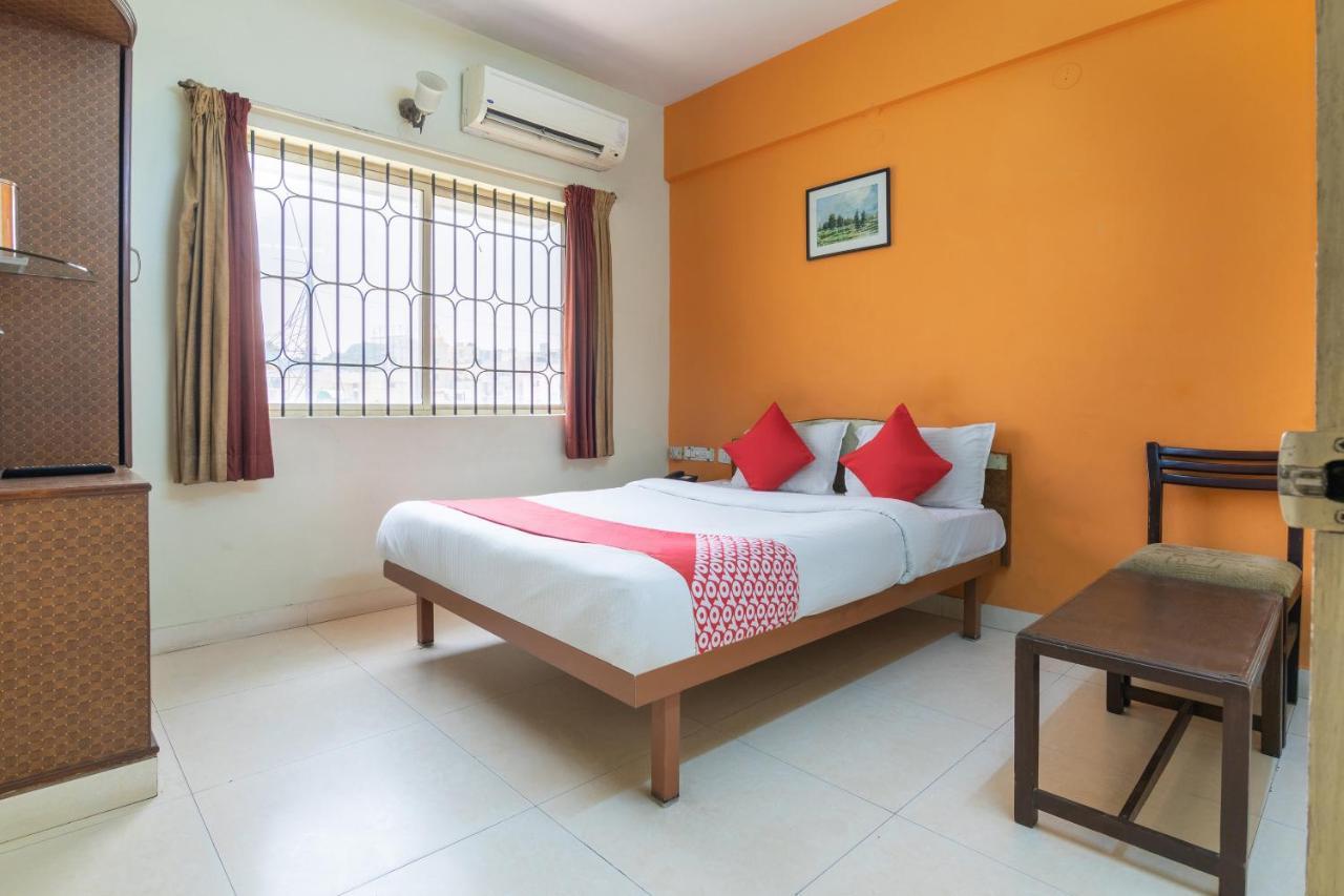 Oyo 10478 Raj Residency Hotel Бангалор Екстериор снимка