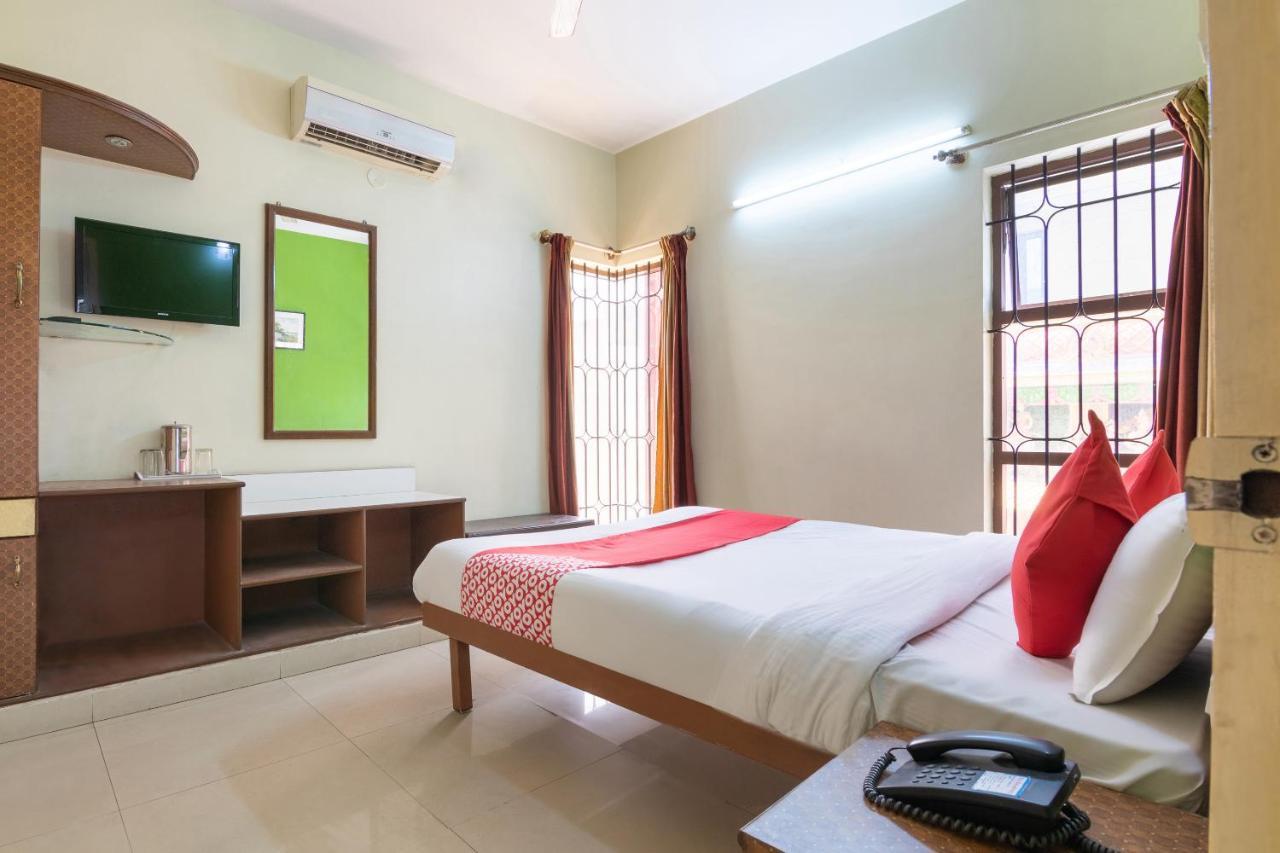 Oyo 10478 Raj Residency Hotel Бангалор Екстериор снимка
