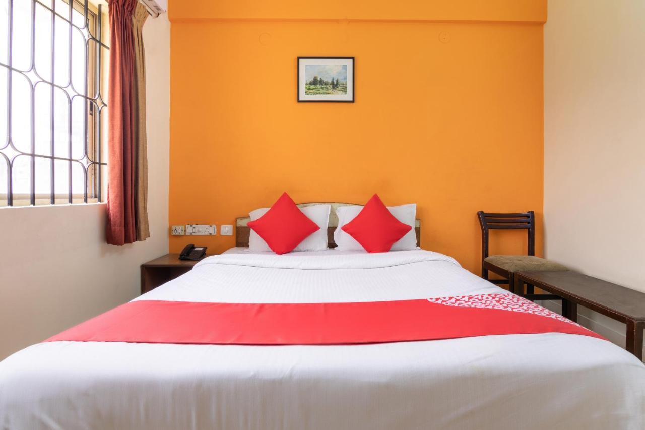 Oyo 10478 Raj Residency Hotel Бангалор Екстериор снимка