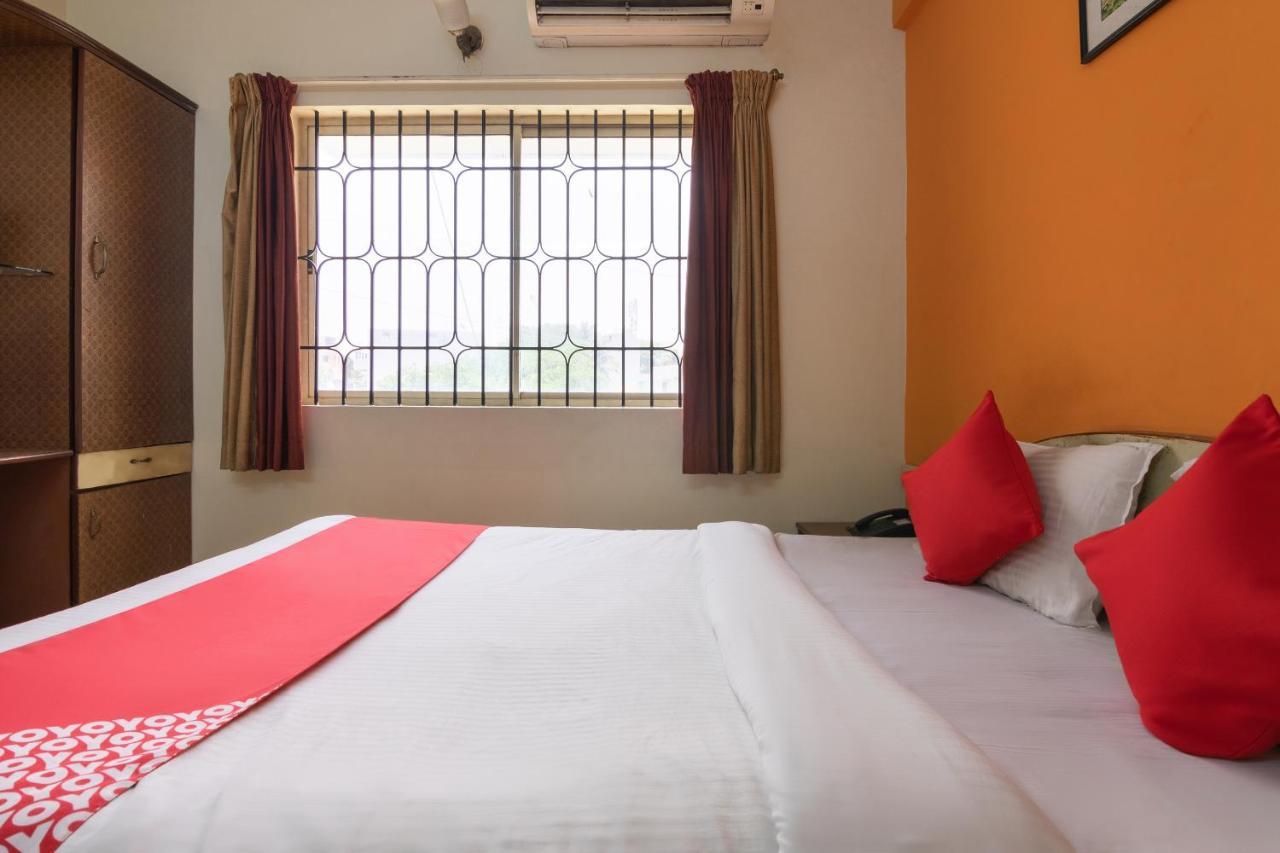 Oyo 10478 Raj Residency Hotel Бангалор Екстериор снимка
