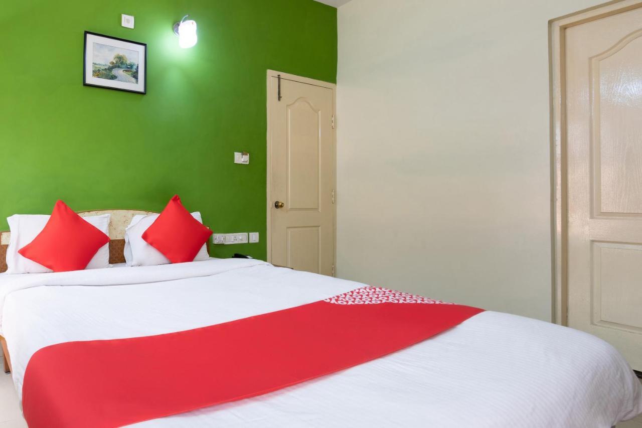Oyo 10478 Raj Residency Hotel Бангалор Екстериор снимка