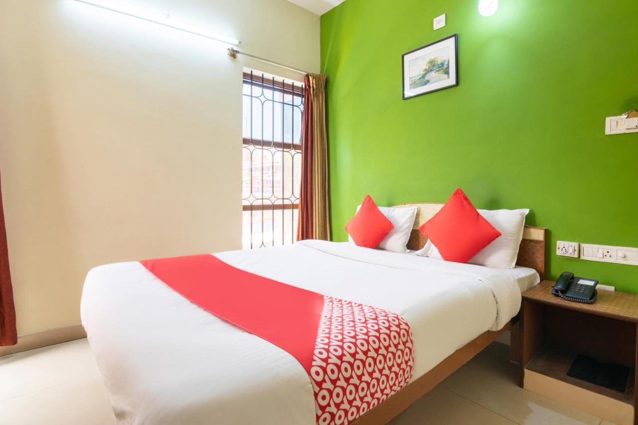 Oyo 10478 Raj Residency Hotel Бангалор Екстериор снимка