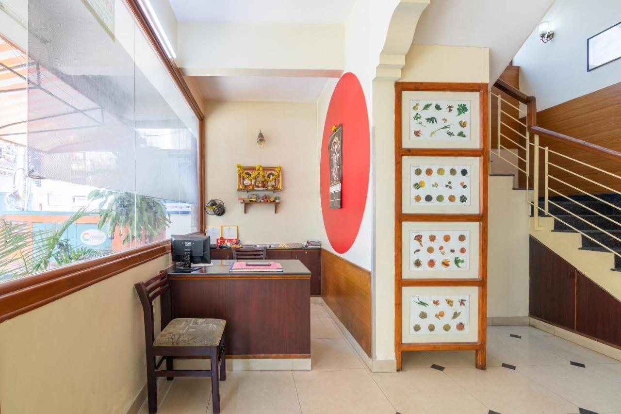 Oyo 10478 Raj Residency Hotel Бангалор Екстериор снимка
