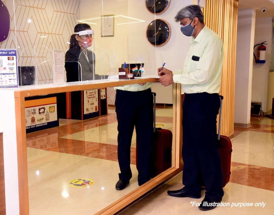 Oyo 10478 Raj Residency Hotel Бангалор Екстериор снимка
