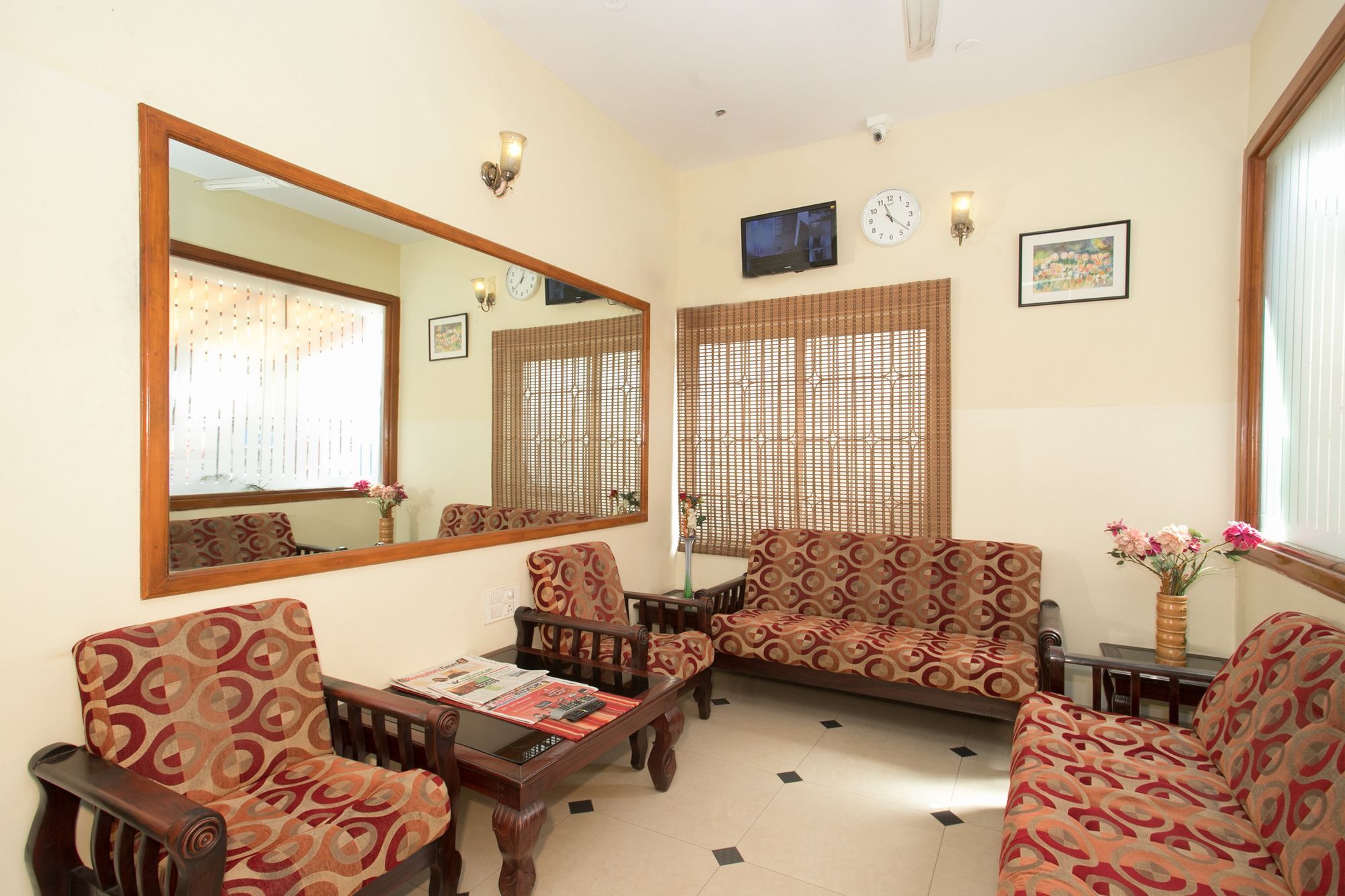 Oyo 10478 Raj Residency Hotel Бангалор Екстериор снимка