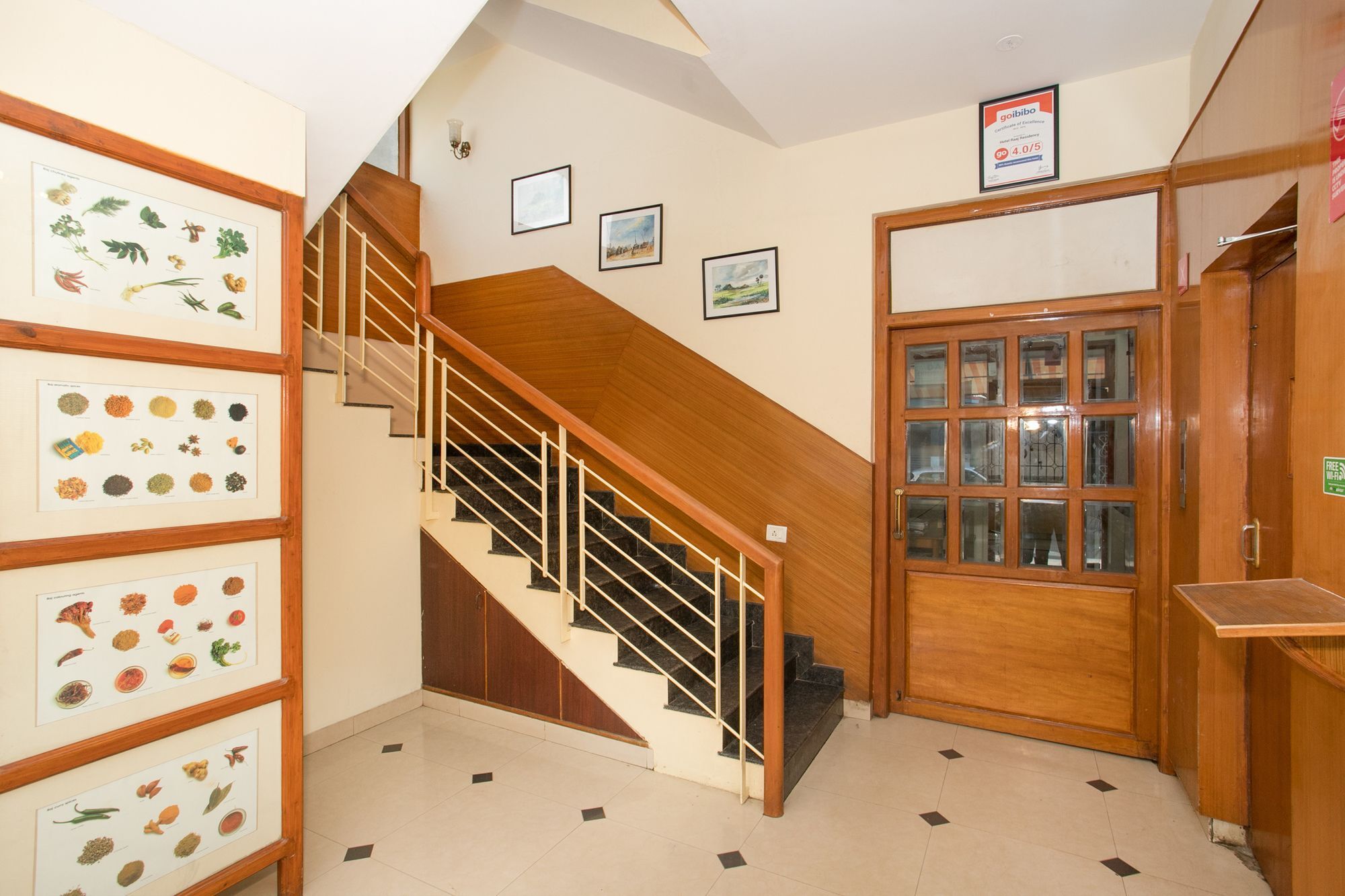 Oyo 10478 Raj Residency Hotel Бангалор Екстериор снимка