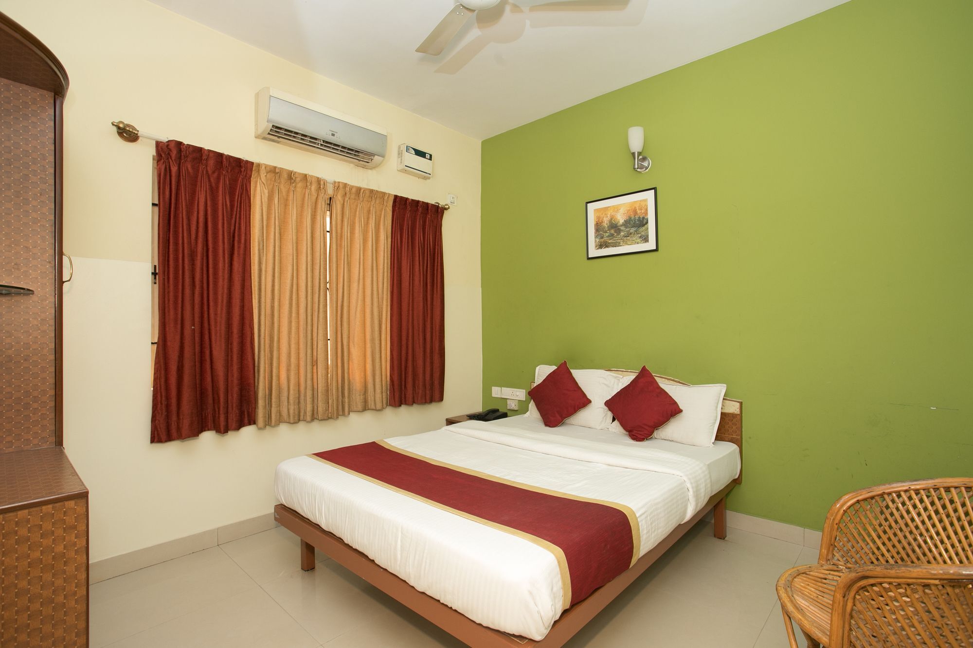 Oyo 10478 Raj Residency Hotel Бангалор Екстериор снимка